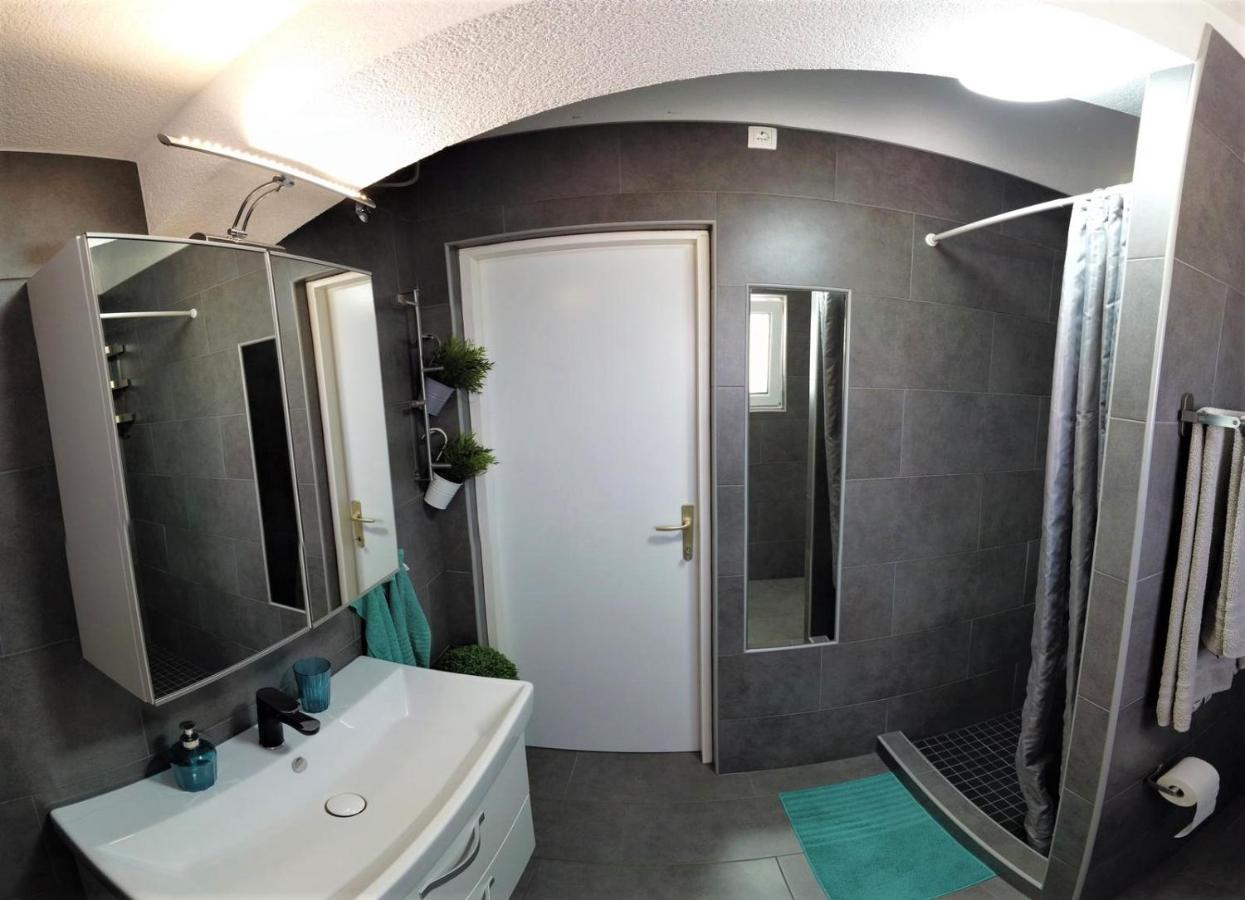 Apartment Larus Vir Exterior photo